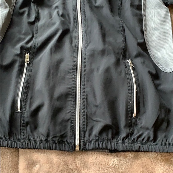 Lightweight jacket - Picture 2 of 6